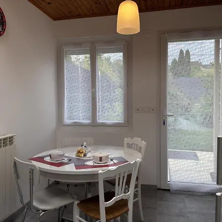 Semesterbostad Maison Au Calme, Animaux Acceptes - 4 Pers. - Fr-1-489-639 Le Vernet (Allier)